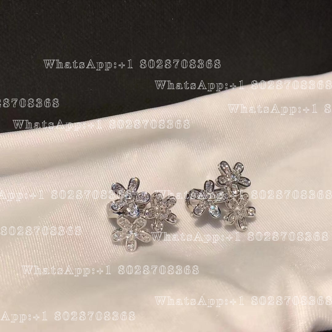 Van Cleef & Arpels Socrate earrings, 3 flowers White gold, Diamond VCARB14300