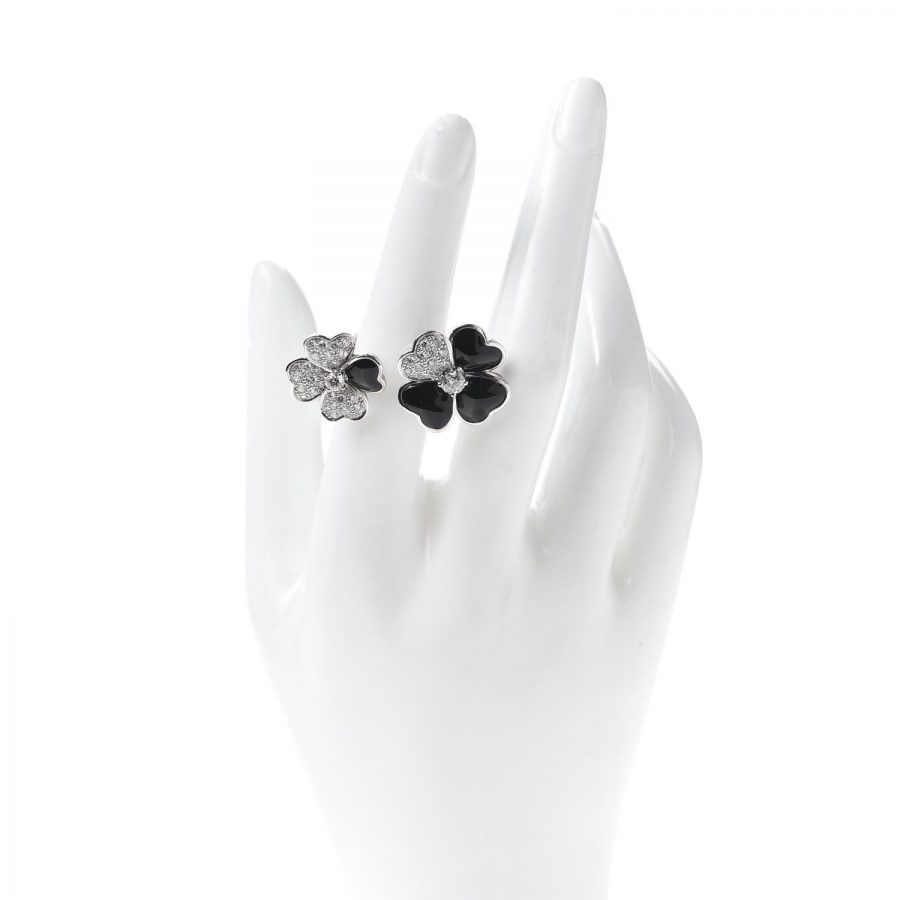 Van Cleef & Arpels Cosmos Between the Finger ring 18K White Gold Diamond Black Onyx