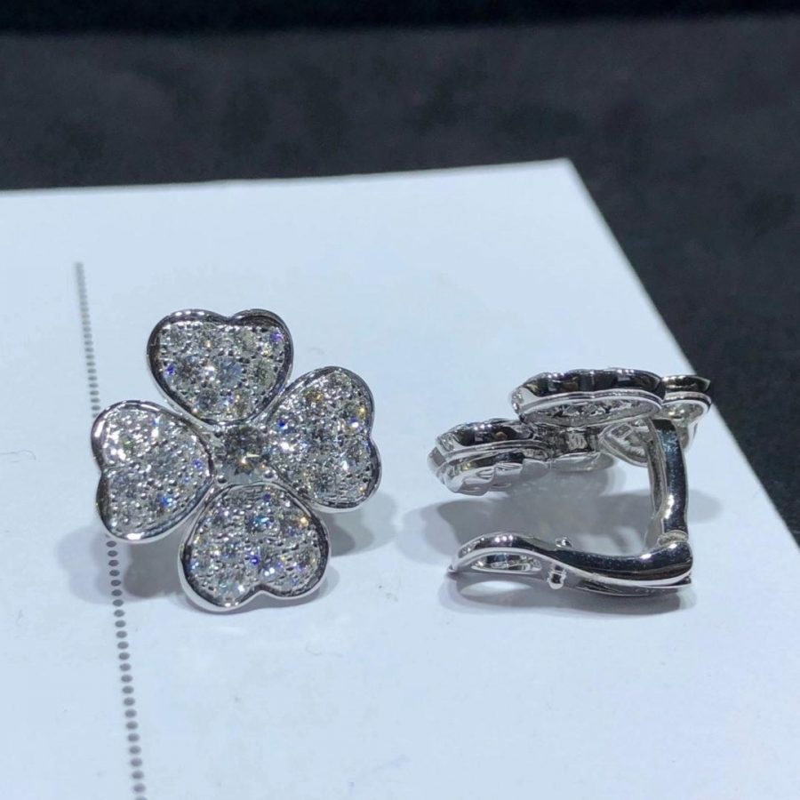 Van Cleef & Arpels Cosmos earrings, medium model White gold, Diamond VCARO68J00