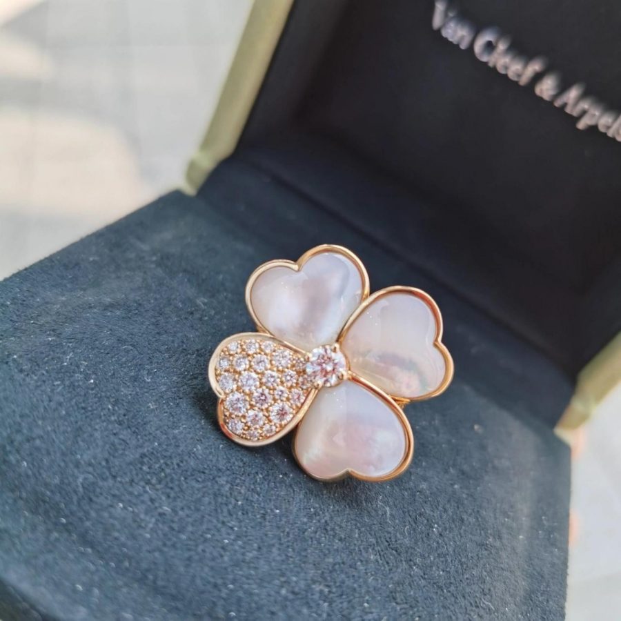 Van Cleef & Arpels Cosmos ring, medium model Rose gold, Diamond, Mother-of-pearl VCARO51Y00