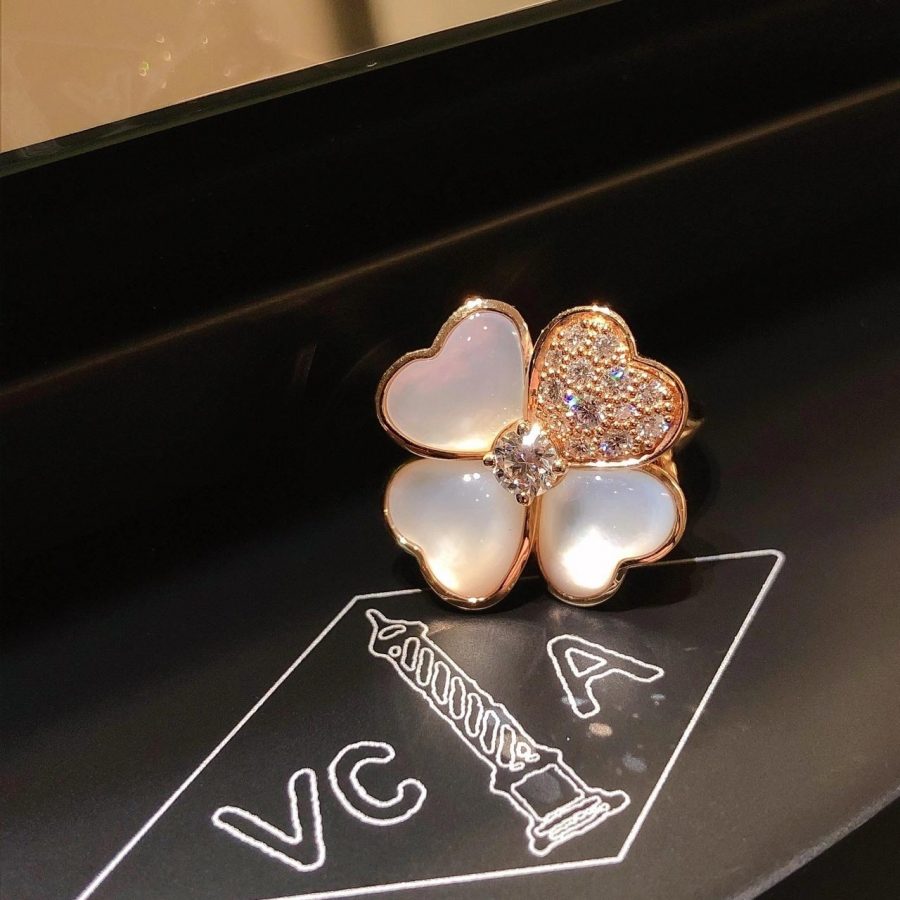 Van Cleef & Arpels Cosmos ring, medium model Rose gold, Diamond, Mother-of-pearl VCARO51Y00