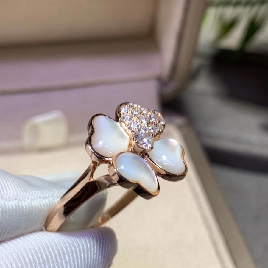 Van Cleef & Arpels Cosmos ring, medium model Rose gold, Diamond, Mother-of-pearl VCARO51Y00