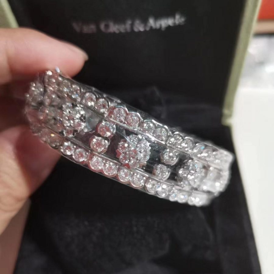 Van Cleef & Arpels Snowflake bracelet Platinum, Diamond VCARO3RH00