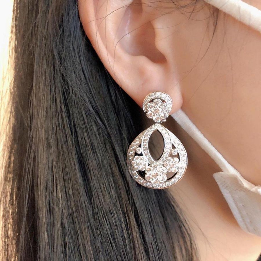 Van Cleef & Arpels Snowflake earrings, small model Platinum, Diamond VCARO3RJ00