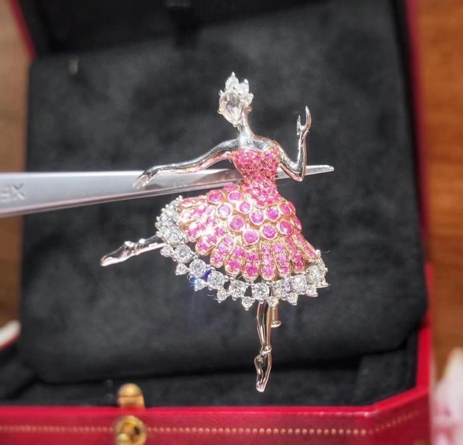 Van Cleef & Arpels Cardinal rose ballerina brooch White gold, pink gold, pink sapphires, diamonds