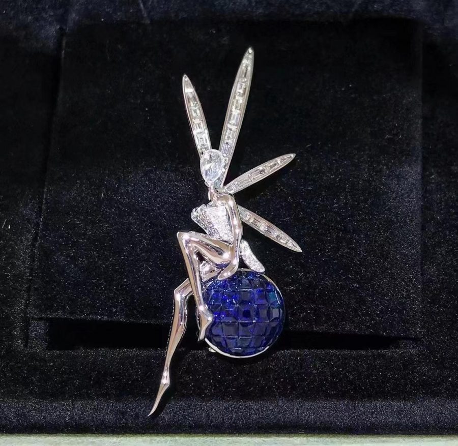 Van Cleef & Arpels Caresse d'éole brooch