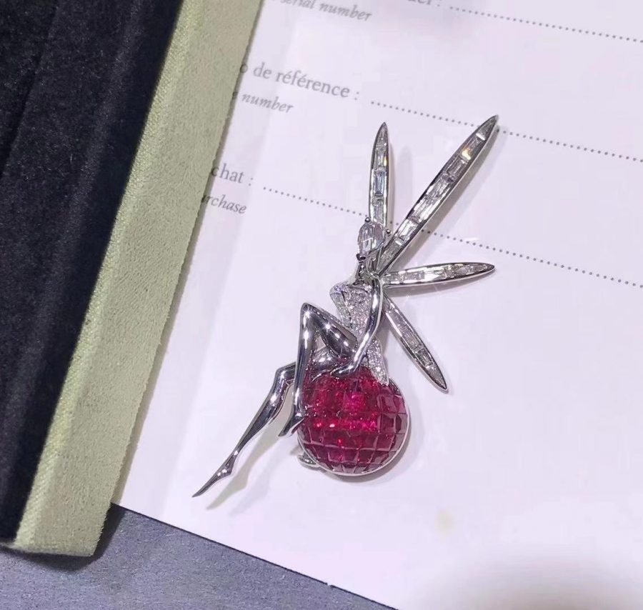 Van Cleef & Arpels Fée Caresse d’Éole brooch