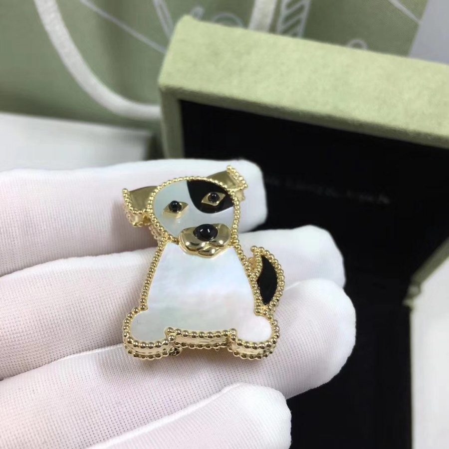 Van Cleef & Arpels Lucky Animals Dog clip Yellow gold, Mother-of-pearl, Onyx VCARP2AU00