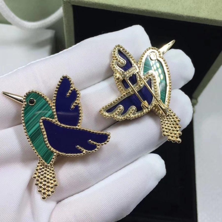 Van Cleef & Arpels Lucky Animals Hummingbird Clip Yellow Gold, Lapis Lazuli, Malachite, Onyx VCARP2B000