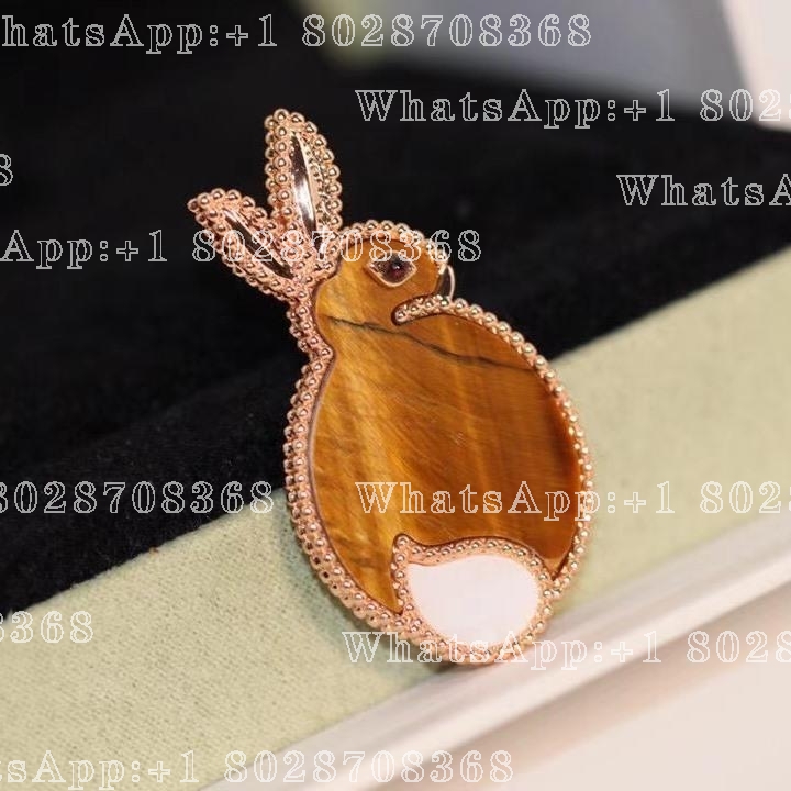 Van Cleef & Arpels Lucky Animals Rabbit Clip Rose gold, Mother-of-pearl, Obsidian, Onyx VCARP7UN00