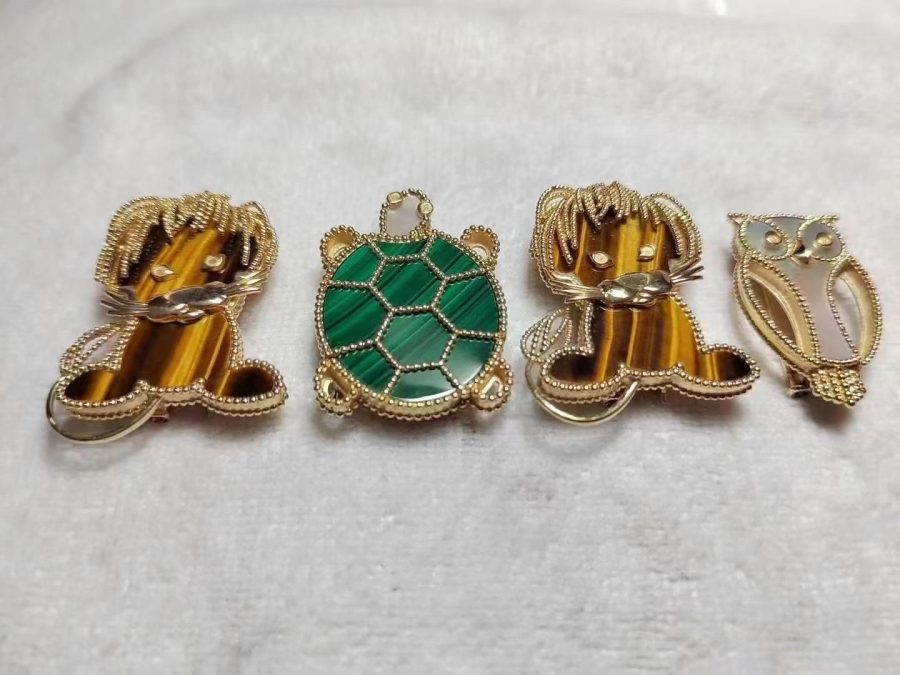 Van Cleef & Arpels Lucky Animals Turtle clip Yellow gold, Malachite, Mother-of-pearl, Onyx VCARP5LK00