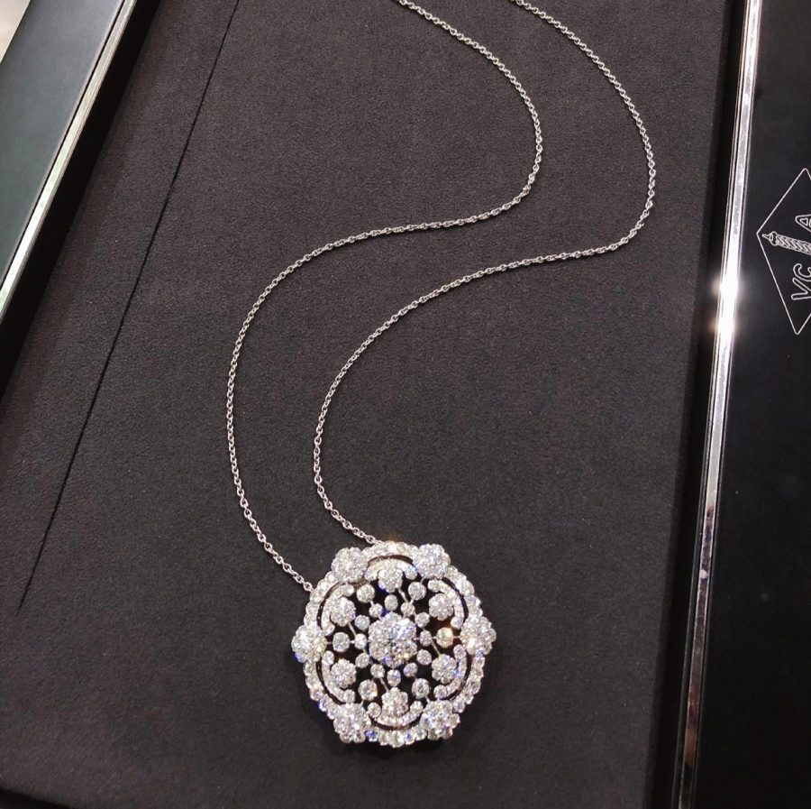 Van Cleef & Arpels Snowflake clip and pendant Platinum, Diamond VCARP39900