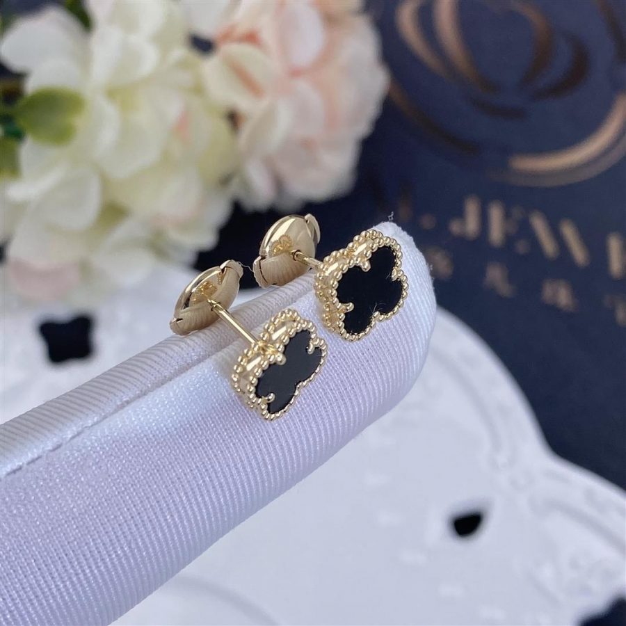 Van Cleef & Arpels Sweet Alhambra earstuds Yellow gold, Onyx VCARA44900