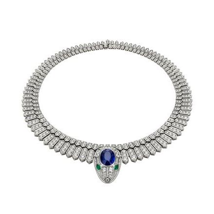 Bulgari Serpenti in white gold necklace set with a blue sapphire on the head, emerald eyes and pavé diamonds 262169