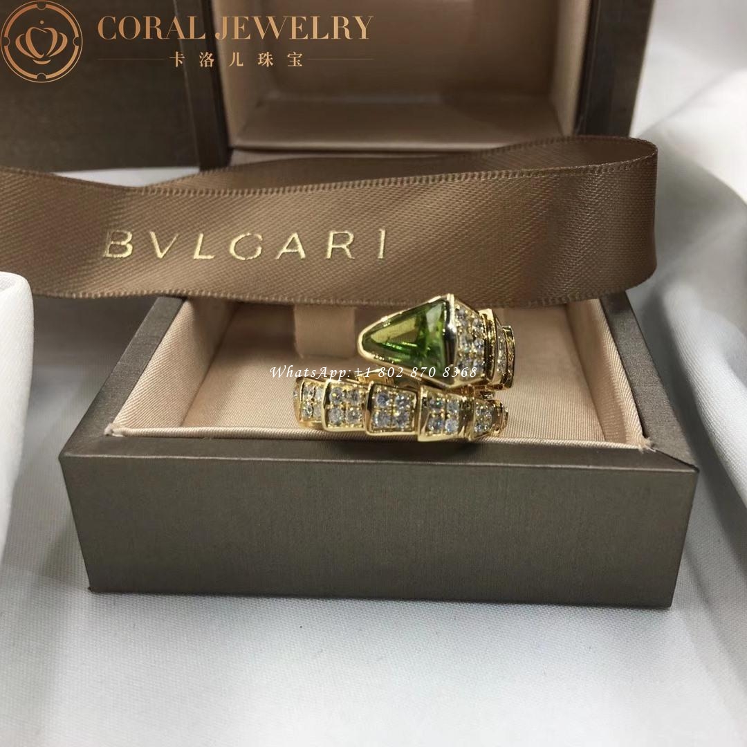 Bulgari Serpenti Viper one-coil ring in 18 kt yellow gold, set with peridot elements and pavé diamonds AN856157