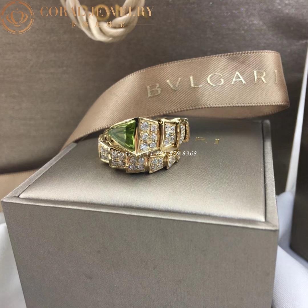 Bulgari Serpenti Viper one-coil ring in 18 kt yellow gold, set with peridot elements and pavé diamonds AN856157