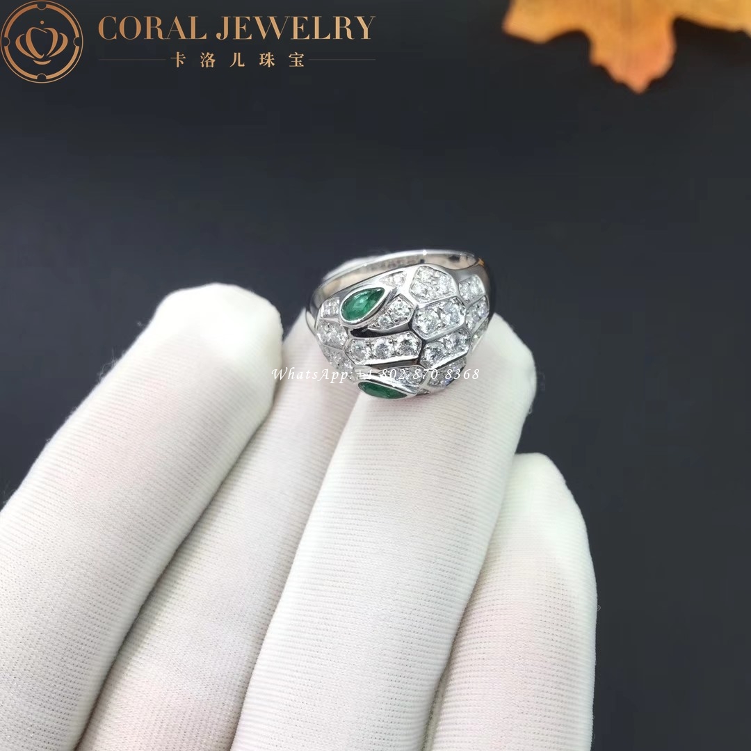 Bulgari Serpenti 18 kt white gold ring set with Emeralds eyes and pavé diamonds Ref.: AN858255