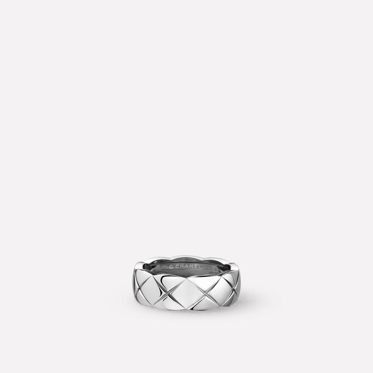 Chanel Coco Crush Ring Quilted Motif Small Version 18k White Gold J10570