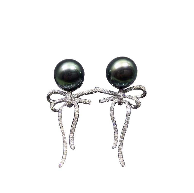 Chanel Ruban Earrings 18k White Gold, Diamonds Black Pearl