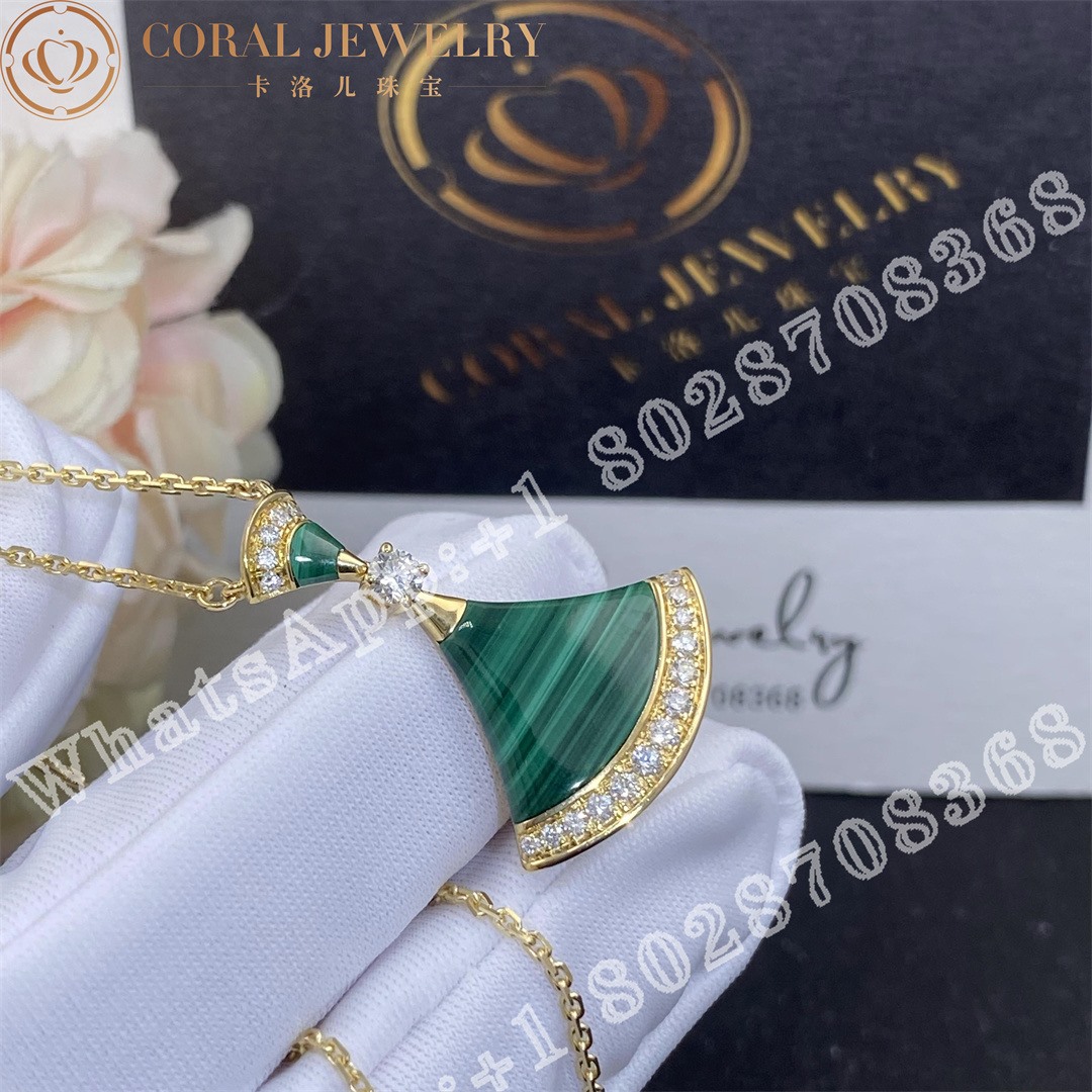 Bulgari Divas Dream Necklace Yellow Gold Malachite And Diamonds Ref 358127 Coral (2)