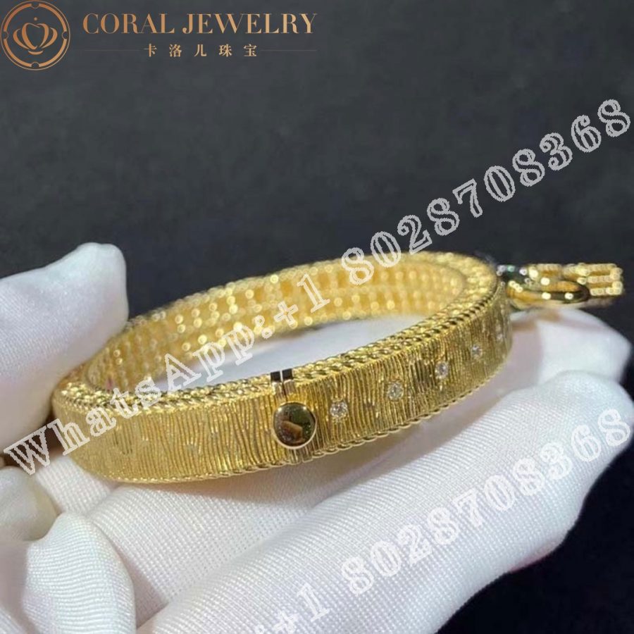 roberto-coin-venetian-princess-yellow-gold-bangle-bracelet-with-diamonds